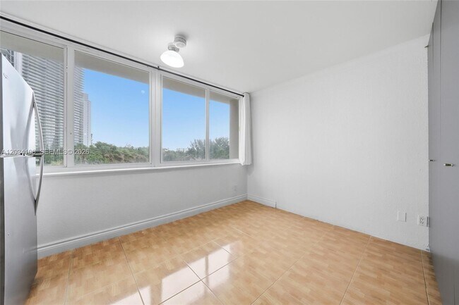 Building Photo - 19201 Collins Ave