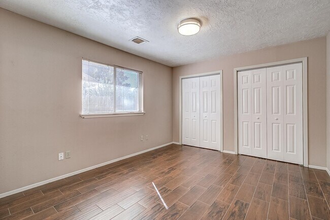 Building Photo - 1014 Woodbridge Ave