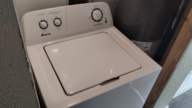 Building Photo - 1225 S Cedar Ave