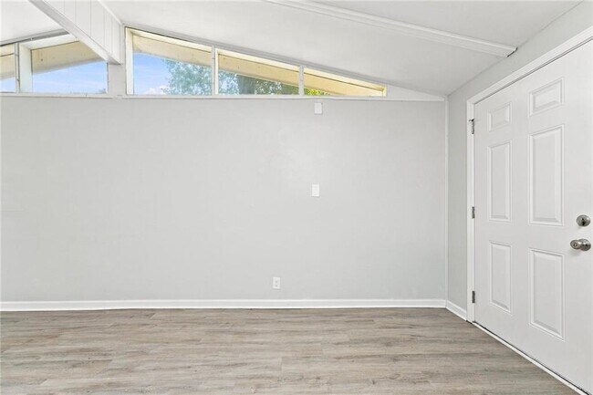 Building Photo - 508 Landers St