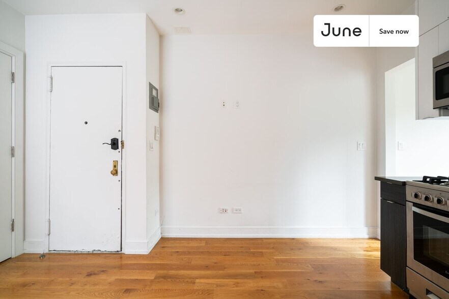 Building Photo - 95 E 7 St