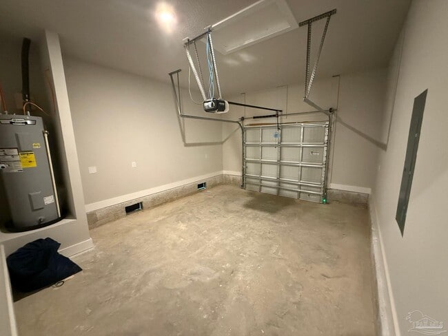 Building Photo - 3209 Damon Dr