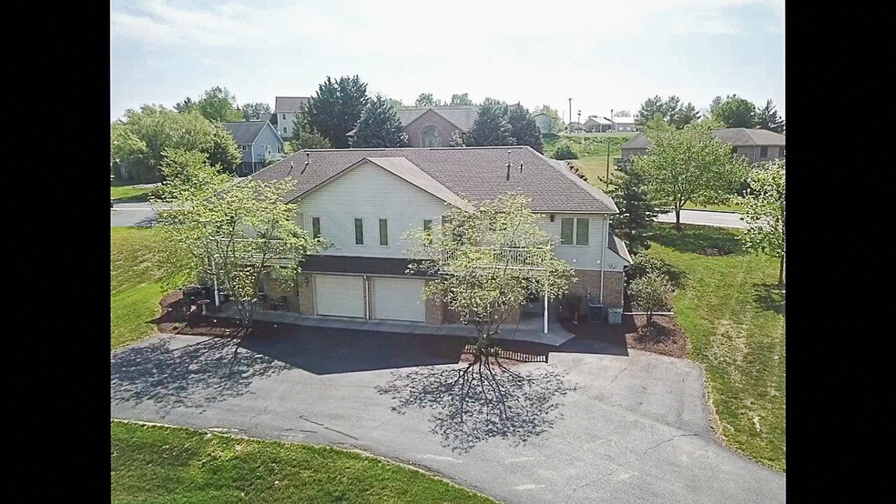 Building Photo - 1921 Ty Way Xing