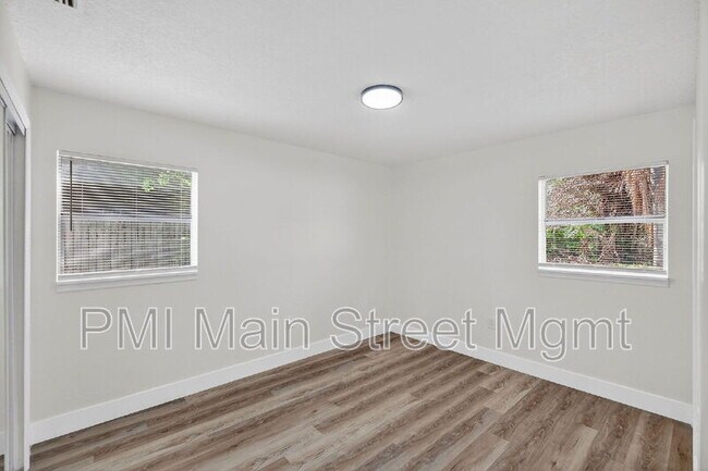 Building Photo - 1098 Leeway Ct