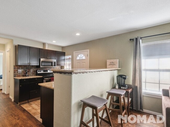 Building Photo - 516 N Montreal Ave