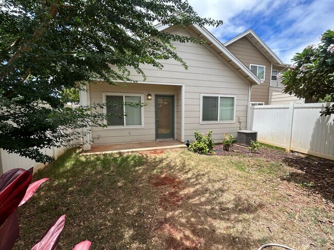 Building Photo - Bright & Airy 3-Bedroom Townhome in Ewa Be...