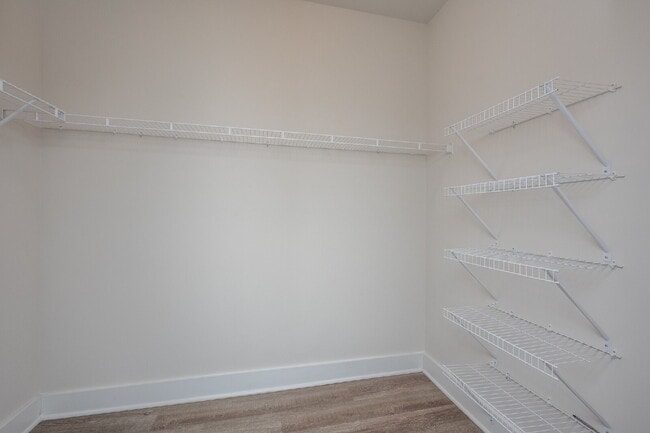 Building Photo - Modern 3BR/2.5BA Townhome with Main-Level Suite and Loft, located in a Prime Taylors Location!