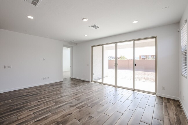 Building Photo - NEW HOME IN TOLLESON! 4 BEDROOM 3 BATHROOMS!