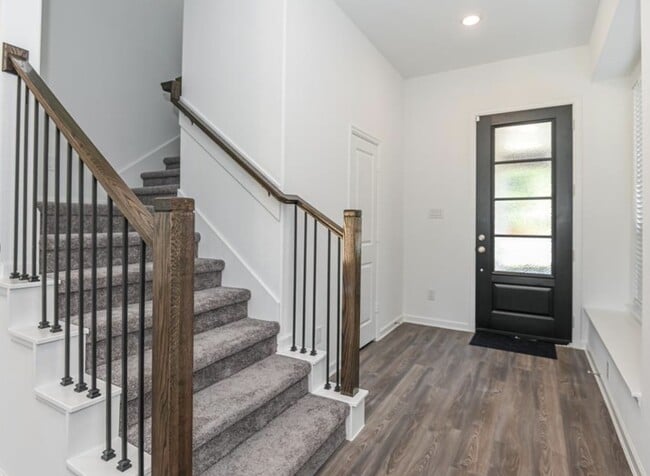 Building Photo - 530 Dry Fork Ln