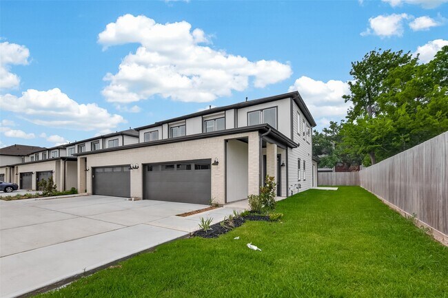 Building Photo - 4328 Avron Dr