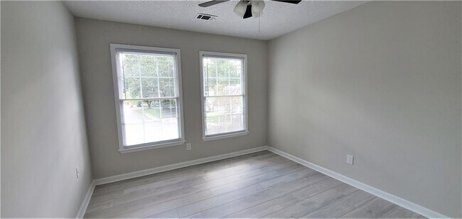 Building Photo - 4505 Pinehollow Ct