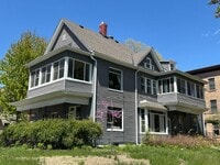 Building Photo - 427 6th St SE