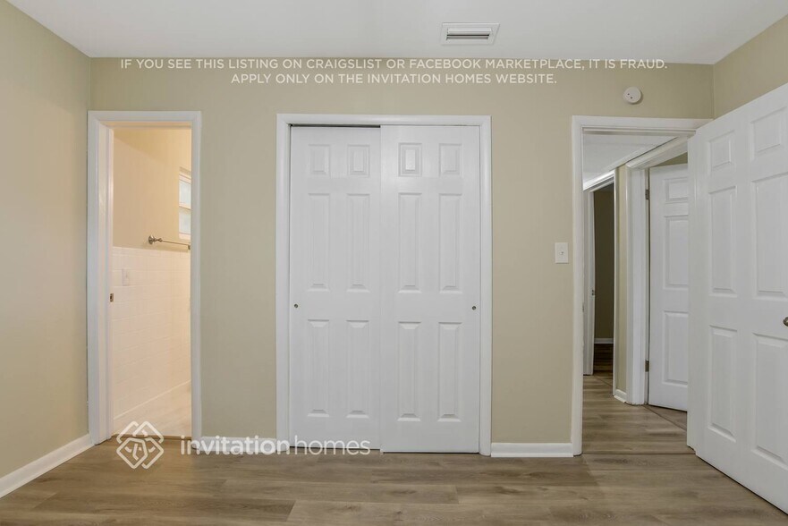 Building Photo - 6202 Balboa Dr