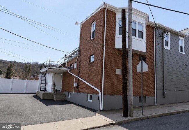 Building Photo - 17 N 23rd St