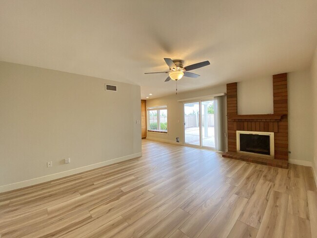 Building Photo - 2620 El Aguila Ln