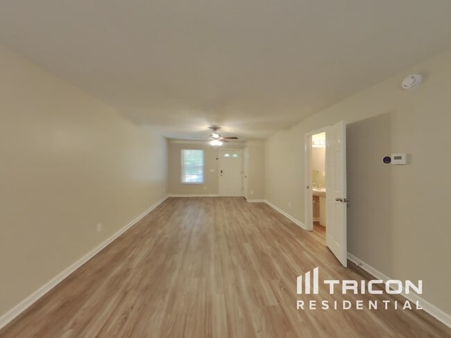 Building Photo - 321 Lingonberry Dr