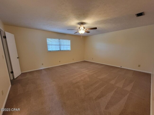 Building Photo - 738 Oak Ave