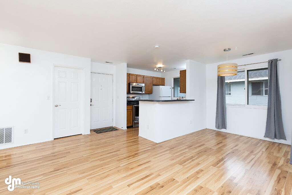 Living room - 4240 Folker St, #B202