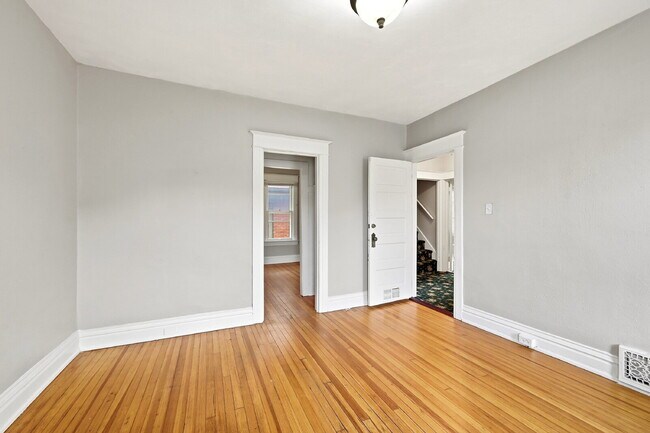 Building Photo - $4,720.95 with $300 off the first month's rent, 5 Beds - 5 Bath, Single Family Home in Denver wit...