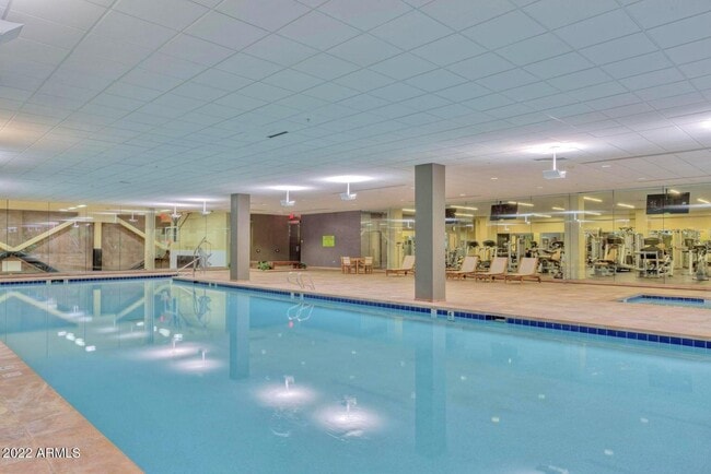 Building Photo - 7117 E Rancho Vista Dr