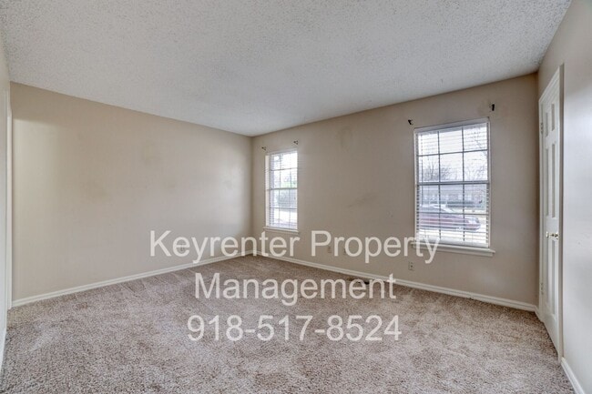 Building Photo - Beautiful 2bed/2bath Duplex!!