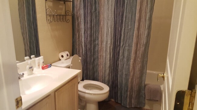 Building Photo - Luxurious 2-Bed/2-Bath Condo in Quiet Gated Community - Coming Soon!