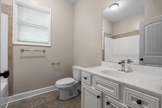 Building Photo - 133 Lockwood Dr
