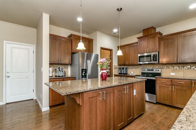 Building Photo - Beautiful Home in Highly Sought After Yelm...