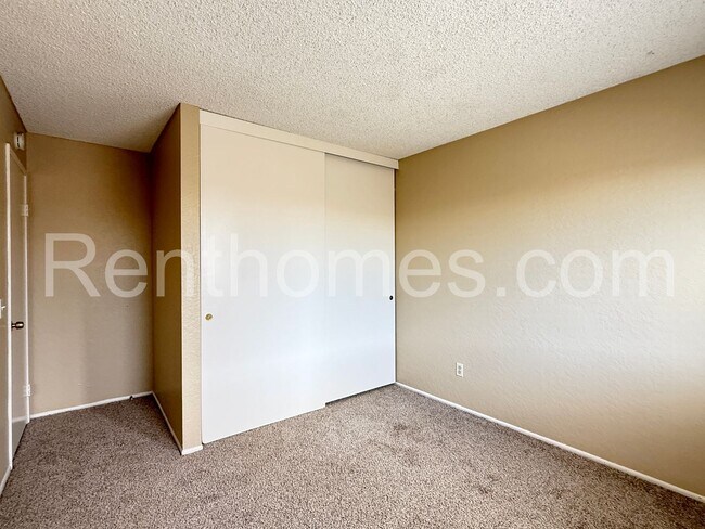 Building Photo - 10946 Decatur Rd