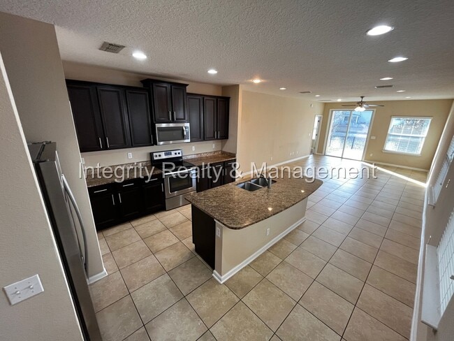 Building Photo - 3 bed/2 bath in Orange Park