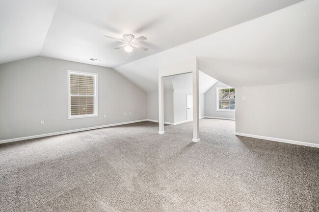 Building Photo - 82 Brookvalley Ct W