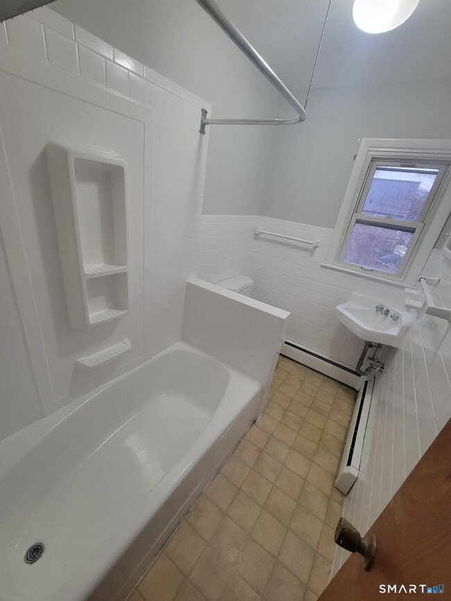 Building Photo - 94 Pullen Ave