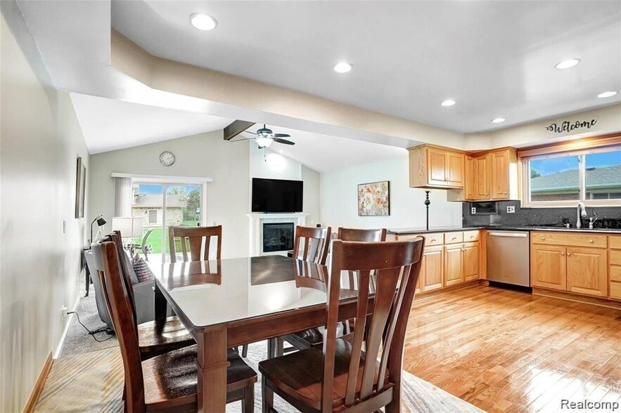 Building Photo - 41223 Sesame Dr
