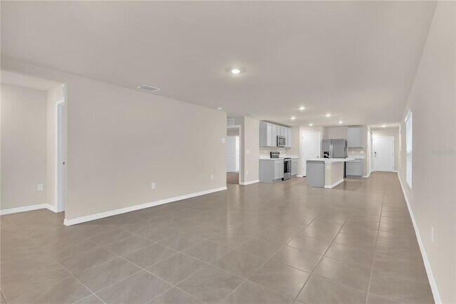 Building Photo - 2872 NE 21st Ct Rd