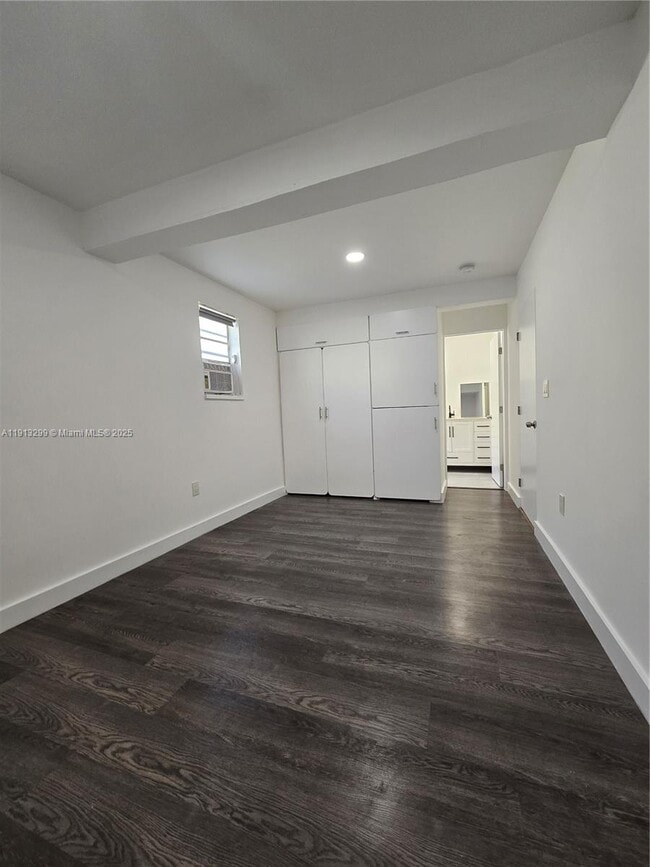 Building Photo - 1629 SW 6th St