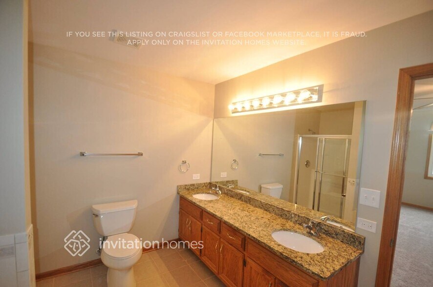 Building Photo - 2959 Rebecca Dr