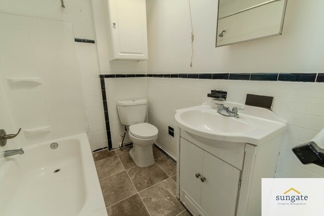 Building Photo - 2018 Griffis Ave