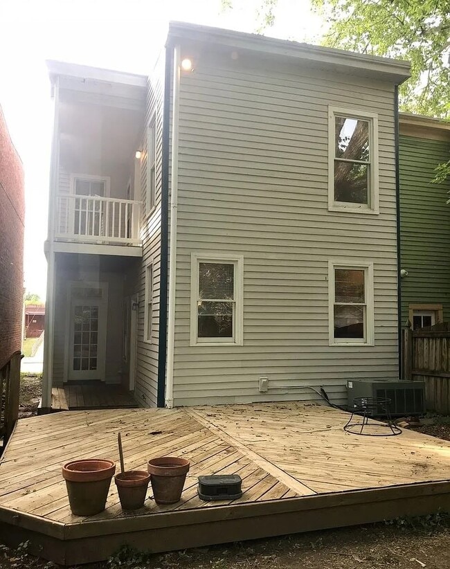 Building Photo - 707 N 26th St