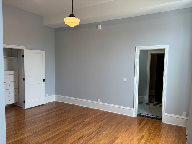 Building Photo - 202 3rd Ave