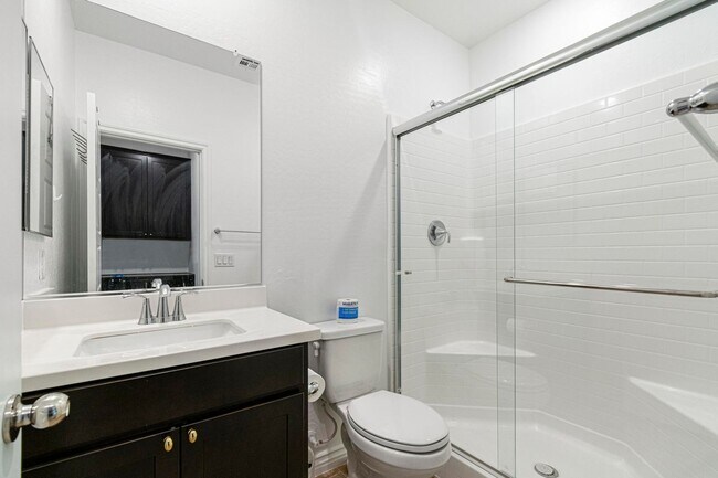 Building Photo - Modern 4-Bedroom Home in Gated Henderson Community | Built 2022