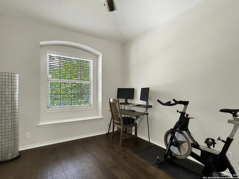 Building Photo - 1210 Cresswell Cove