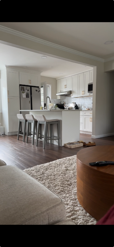 Building Photo - 194 Covert Ave