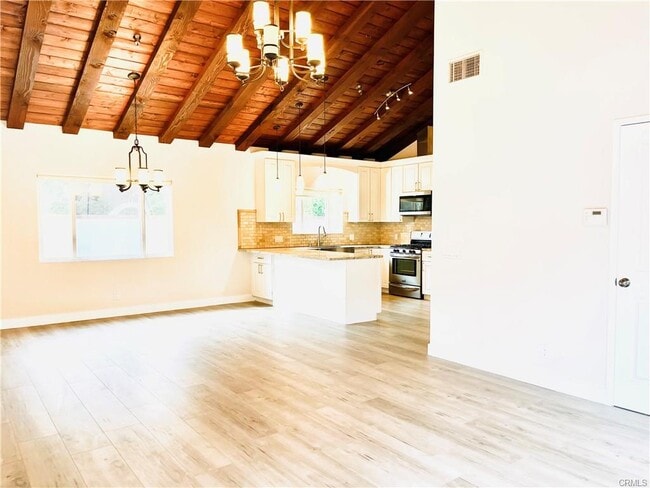 Building Photo - 15283 Valley Vista Blvd