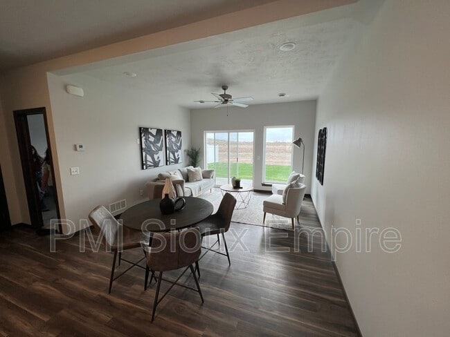 Building Photo - 3405 CHALICE Pl