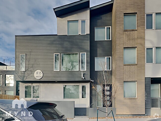 Building Photo - 3735 Kalamath St