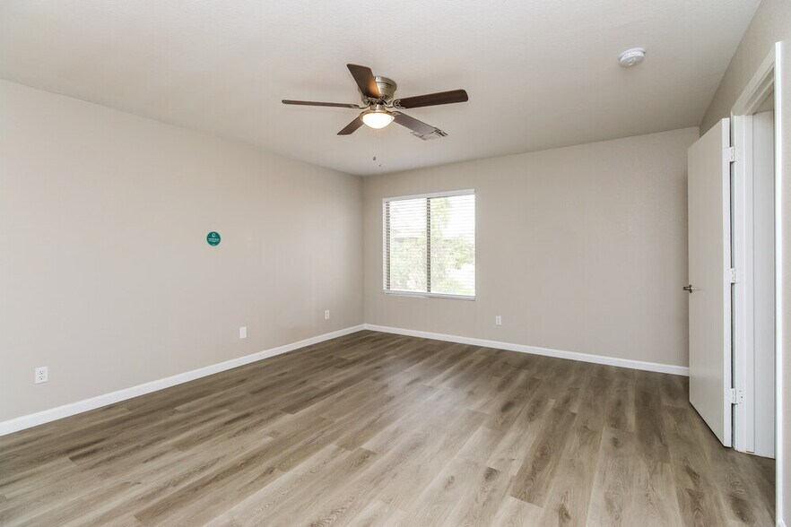 Building Photo - 1149 E Denim Trail