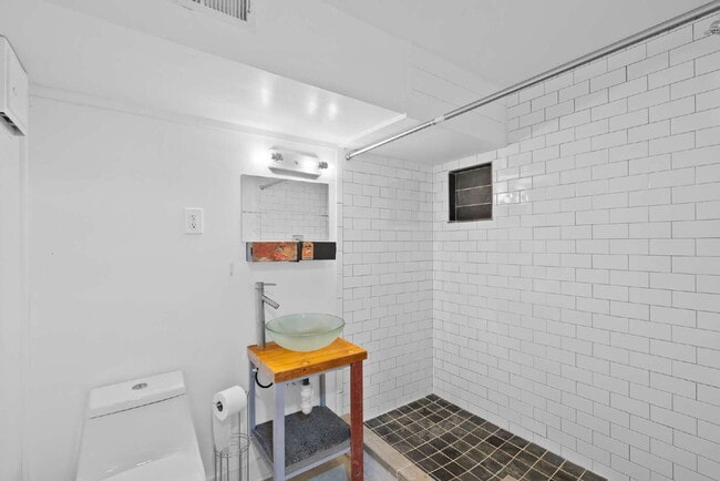 Building Photo - Spacious Single-Family Home with Versatile Living Spaces