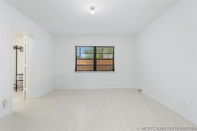 Building Photo - 1273 NE 37th St