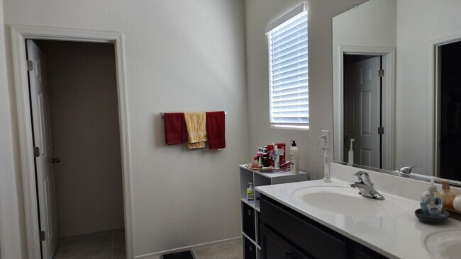 Building Photo - 24615 W Flores Dr