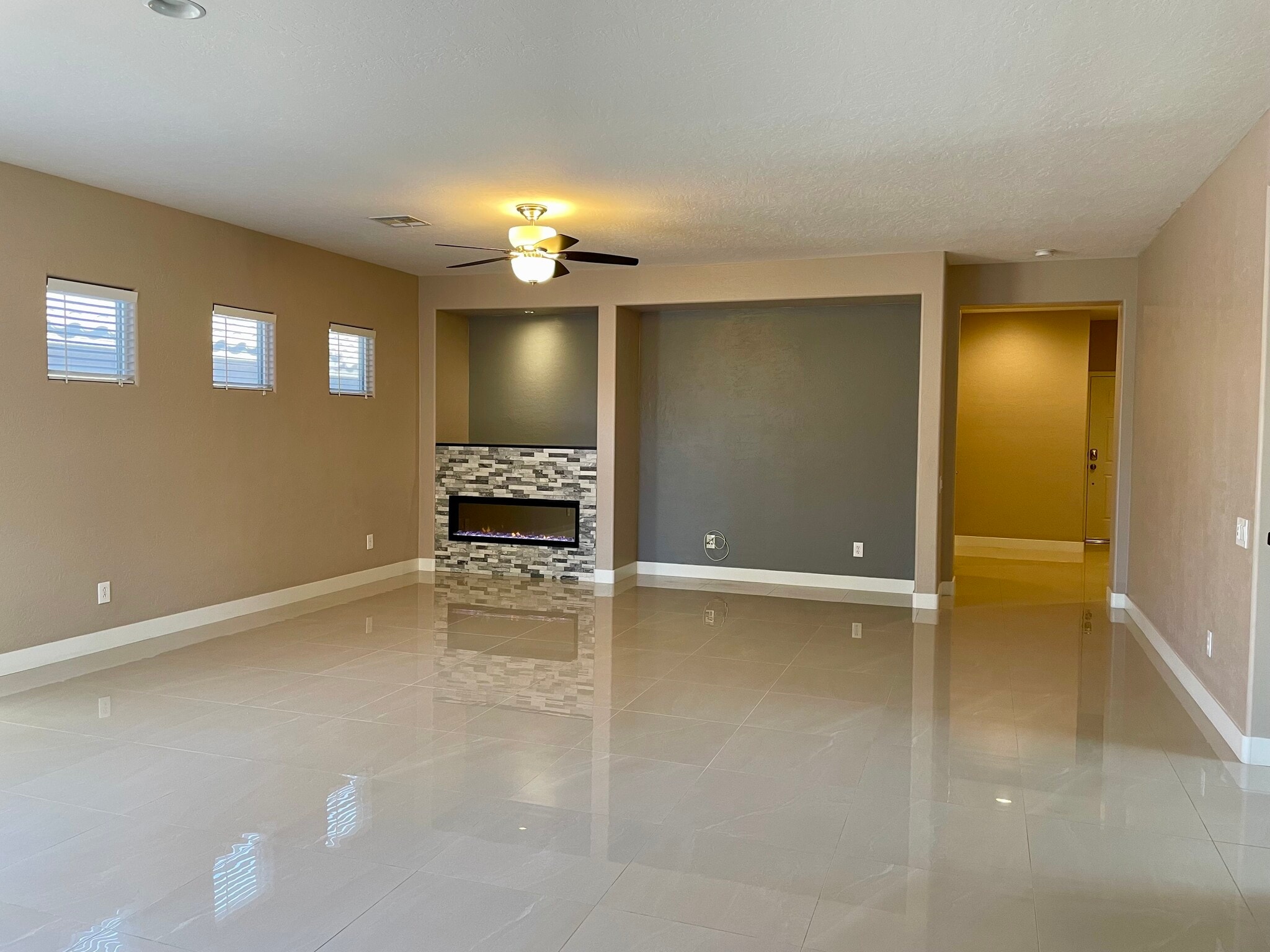 Building Photo - 2705 Mintlaw Ave